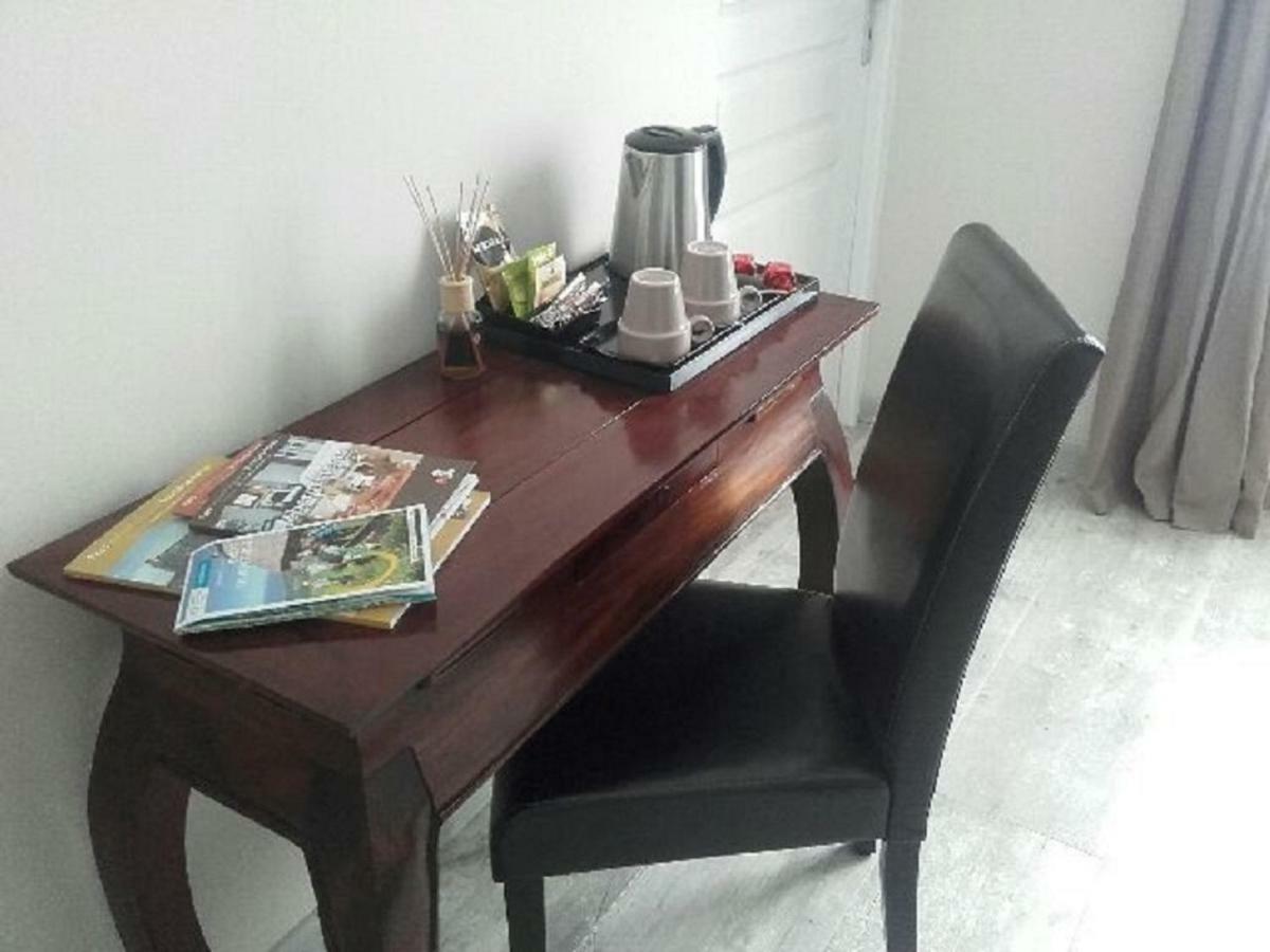 Apartamento Aux Genets De Josephine Fournols Exterior foto